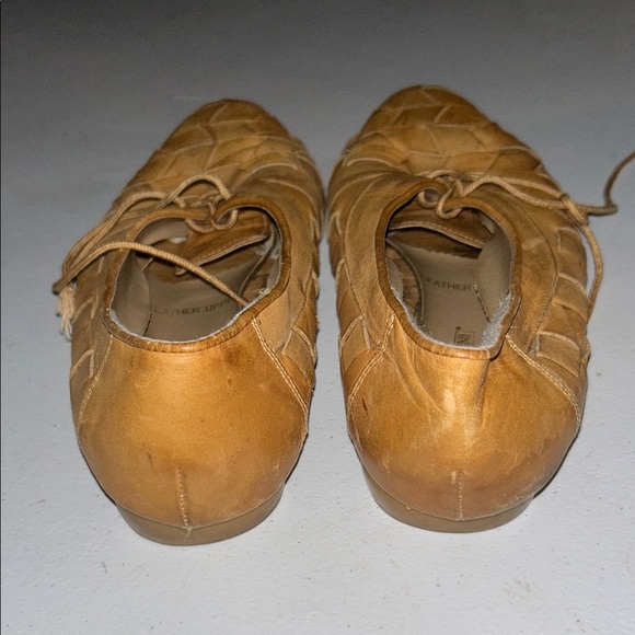 Giorgio Brutini Woven Tan Oxfords - Picture 3 of 4